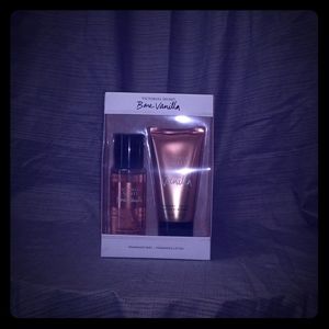 Victorias secret bare vanilla set